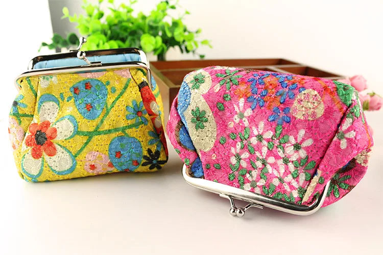 Lady Vintage Embroidered Coin Purse Women Creative Hasp Flower Small Purse Hand Lipstick Makeup Storage Bag Key Card Holder