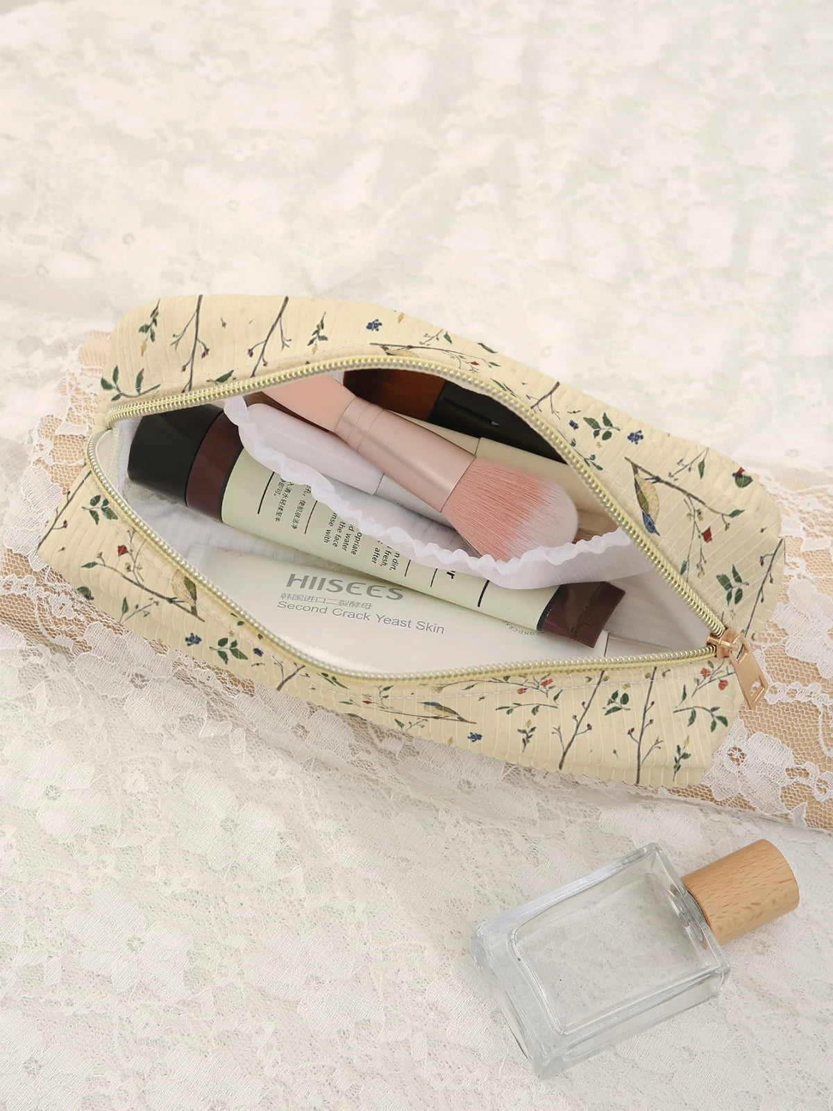 Fresh countryside style, birds with floral prints, cosmetic bag, large capacity, travel toys bag, ladies' Makeup Storage Bag