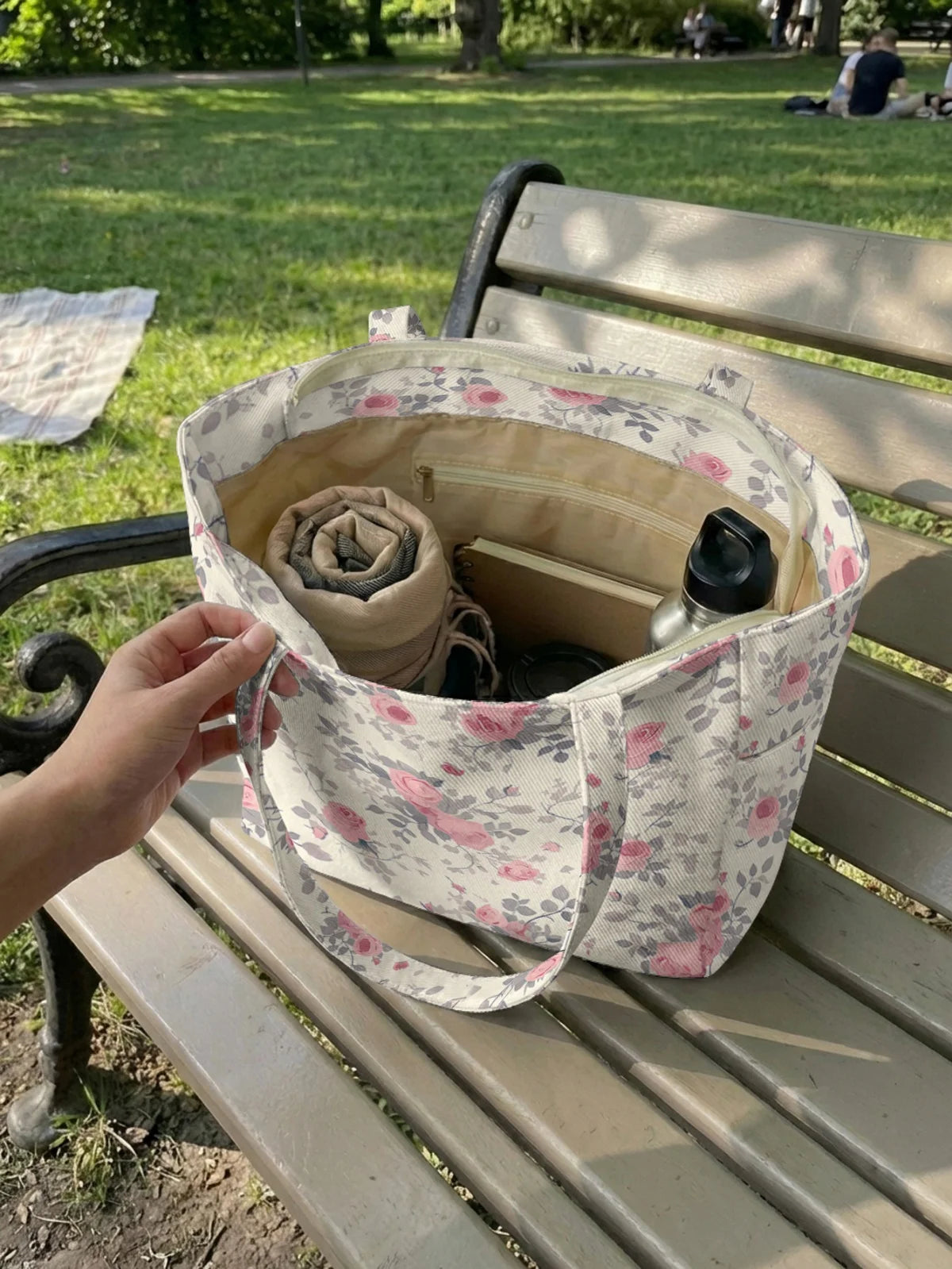 Floral printed large capacity women's handbag, canvas shoulder bag, casual commuting shopping bag