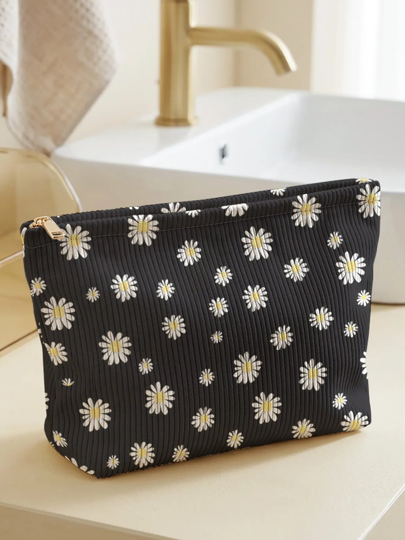 Daisy patterned corduroy makeup bag, lightweight zipper pouch, multifunctional lined bag for cosmetics