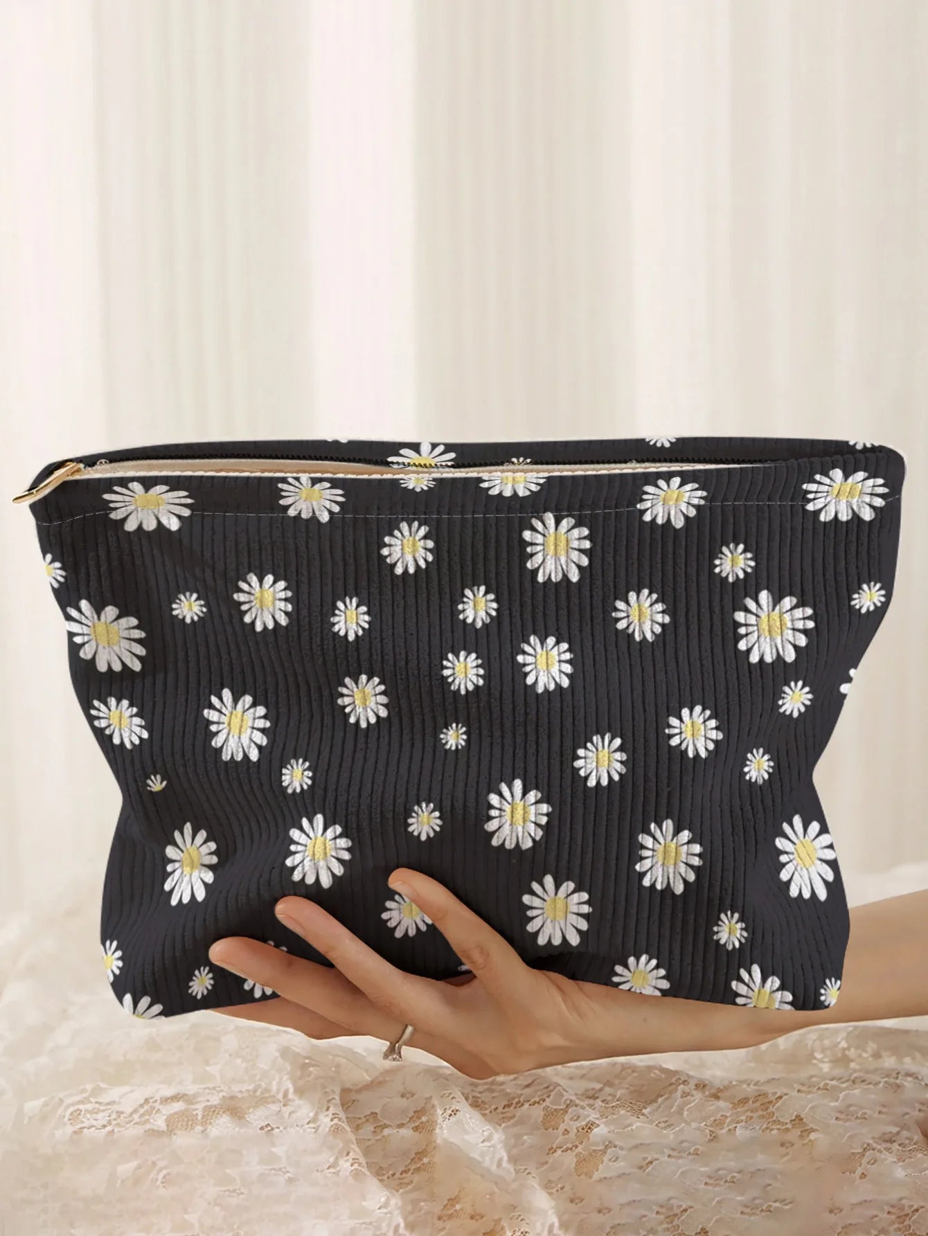 Daisy patterned corduroy makeup bag, lightweight zipper pouch, multifunctional lined bag for cosmetics