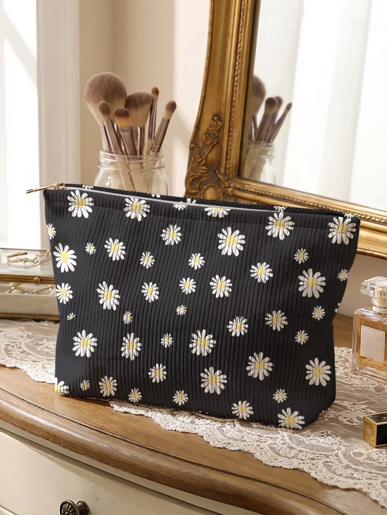 Daisy patterned corduroy makeup bag, lightweight zipper pouch, multifunctional lined bag for cosmetics