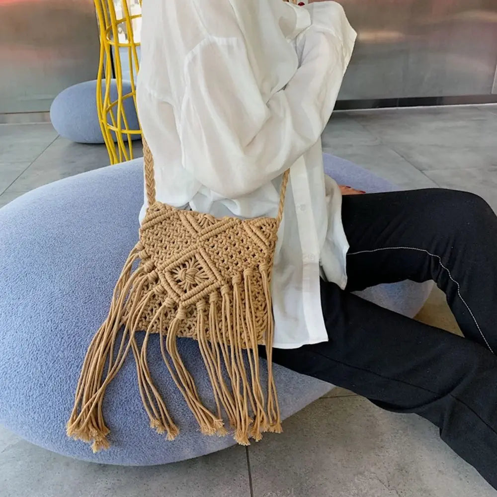 Simple Ethnic Style Woven Straw Bag Solid Color Fringe Tassel Shoulder Bag Coin Purse Phone Bag Women Crossbody Bag Beach